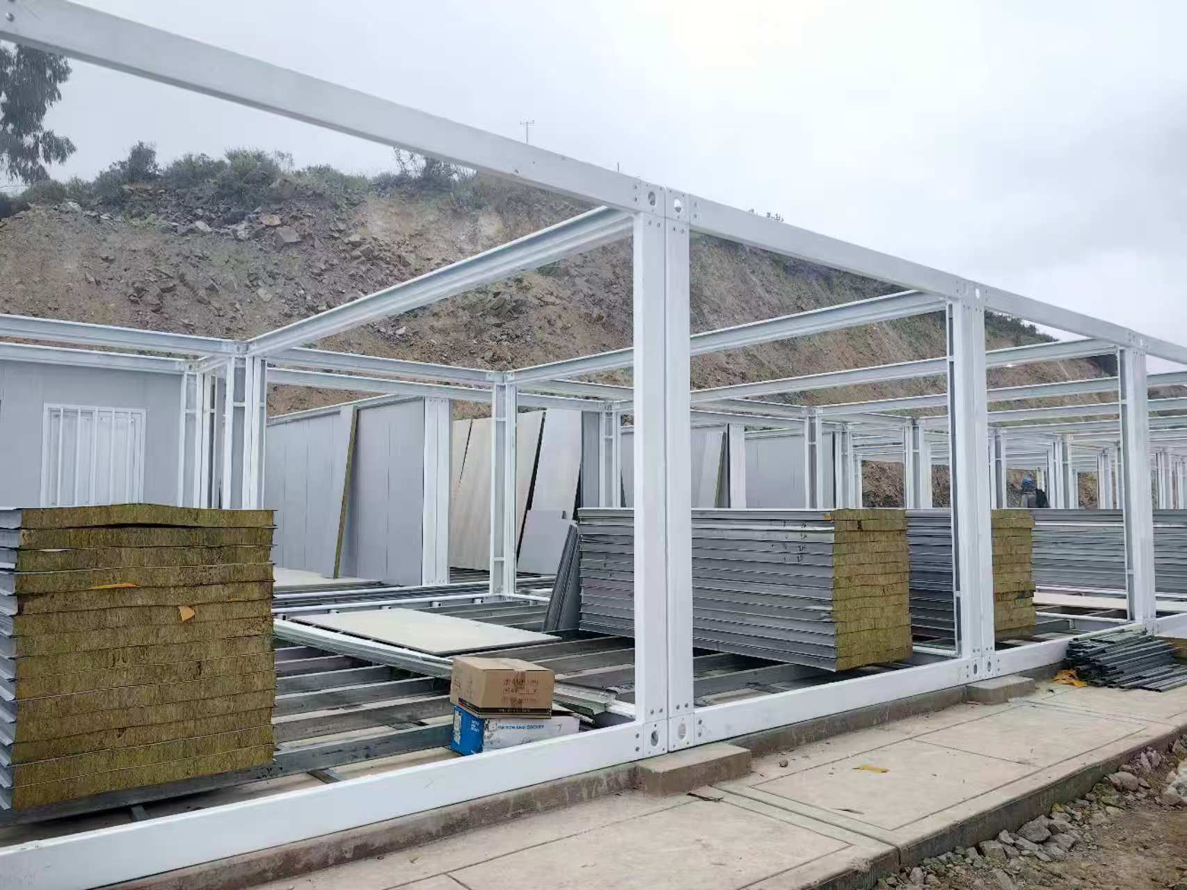 Cost-Effective Prefabricated Container Offices for Project Camps